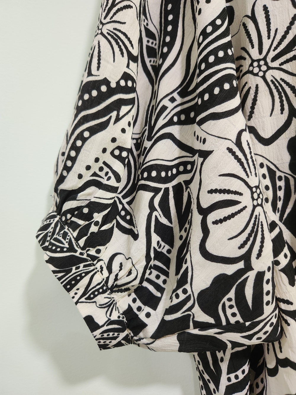 Rose & Olive Black and Cream Floral Tie-Front Blouse - Picture 3 of 7